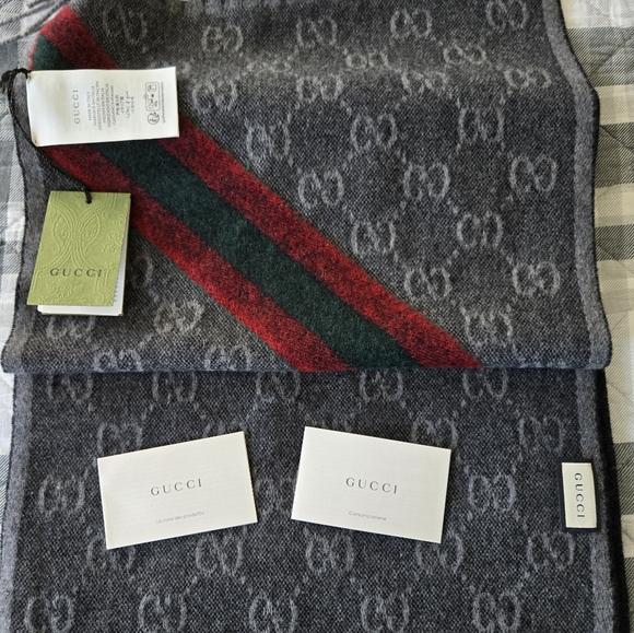 Gucci Wool Scarf Unisex - Picture 2 of 4